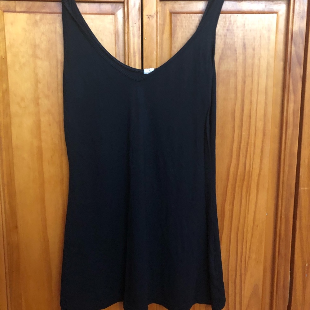 Old navy black tank top in a size s